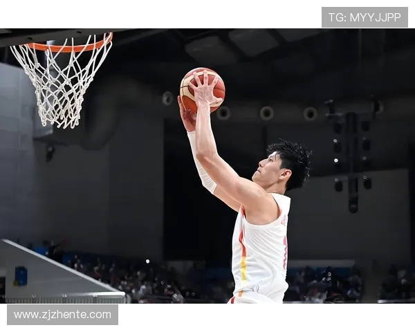 曾凡博的篮球梦想之路：从校园到职业赛场的蜕变与挑战