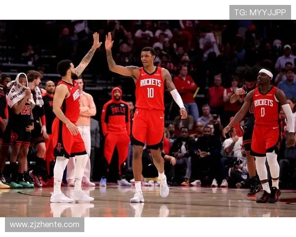 火箭队与勇士队的激烈对决谁能在NBA赛场上笑到最后