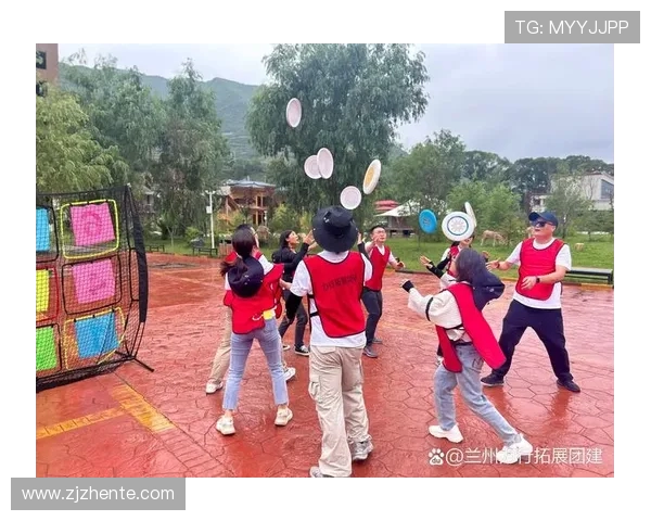 成都飞盘队在极限运动会中的默契配合与精彩表现分析